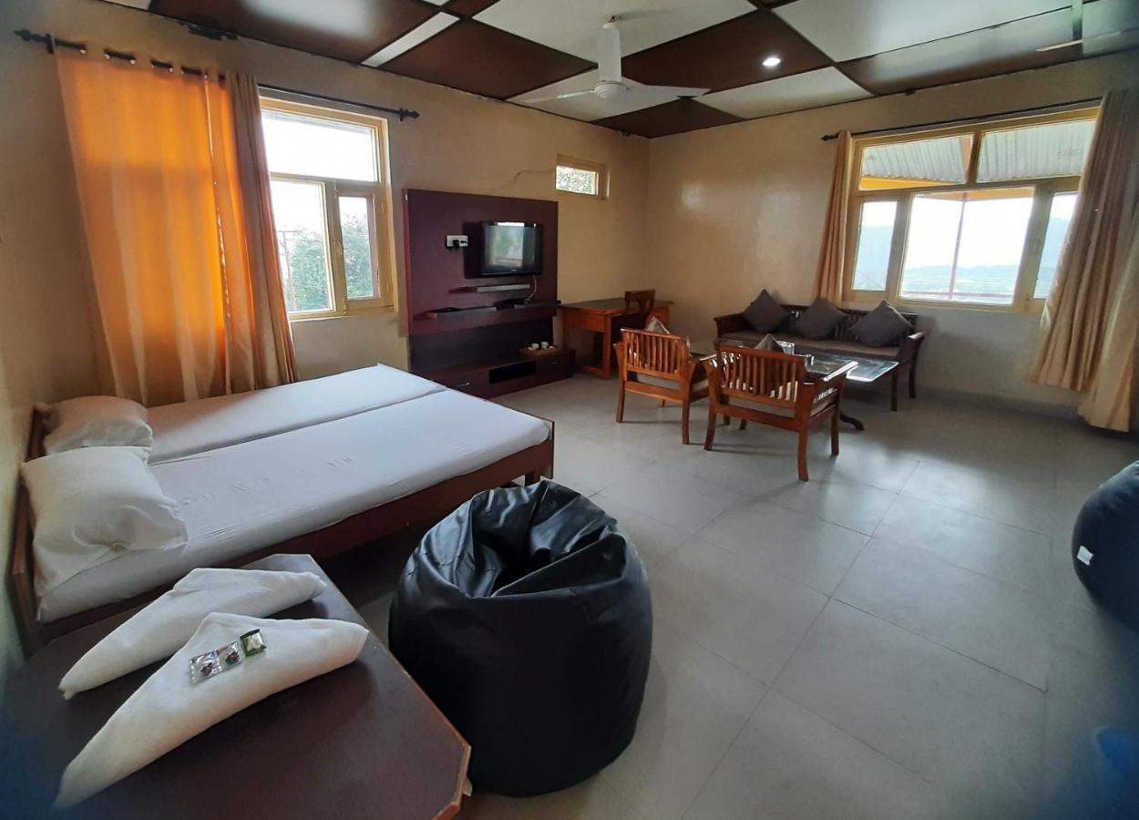 Pops Resort ปาแลมปูร์ ภายนอก รูปภาพ