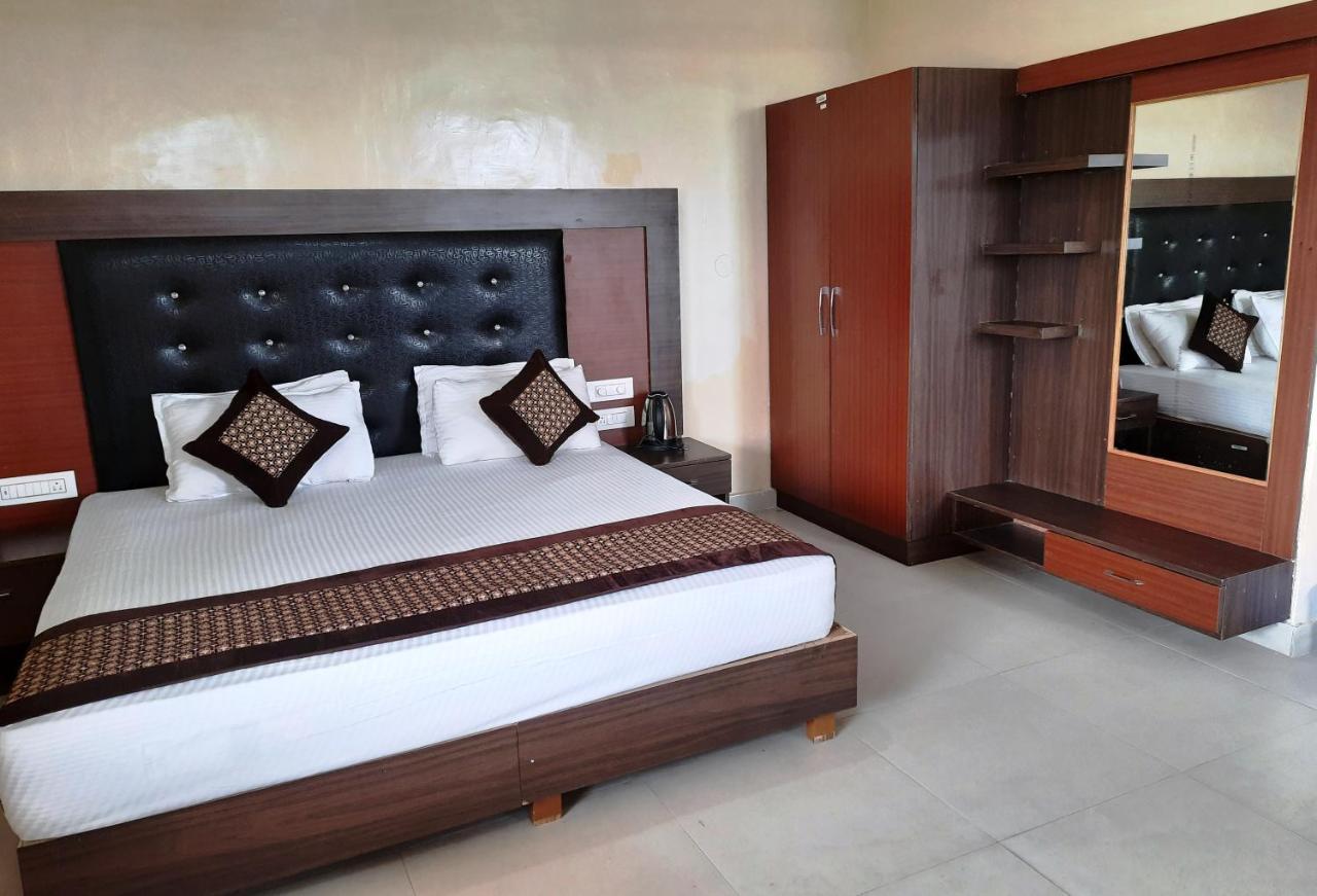 Pops Resort ปาแลมปูร์ ภายนอก รูปภาพ