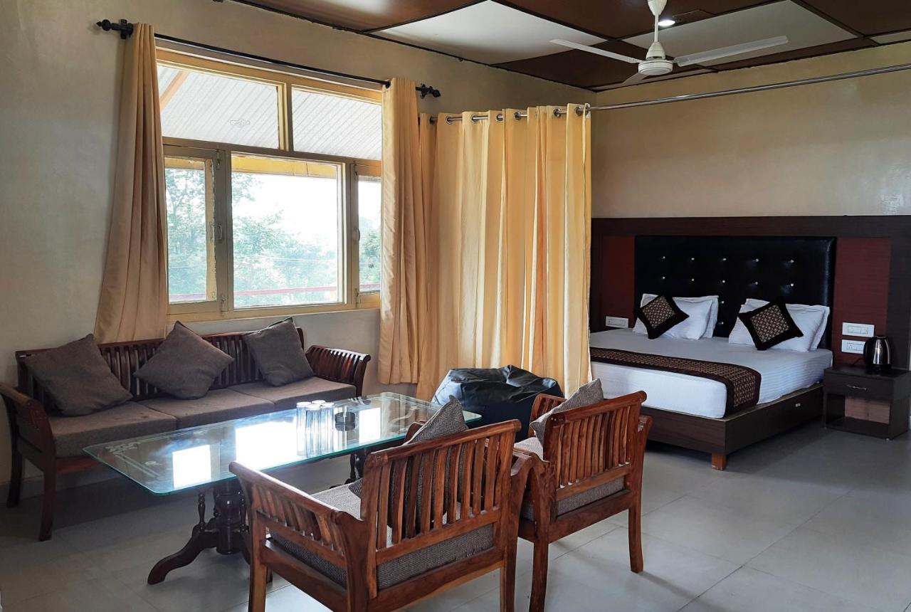 Pops Resort ปาแลมปูร์ ภายนอก รูปภาพ