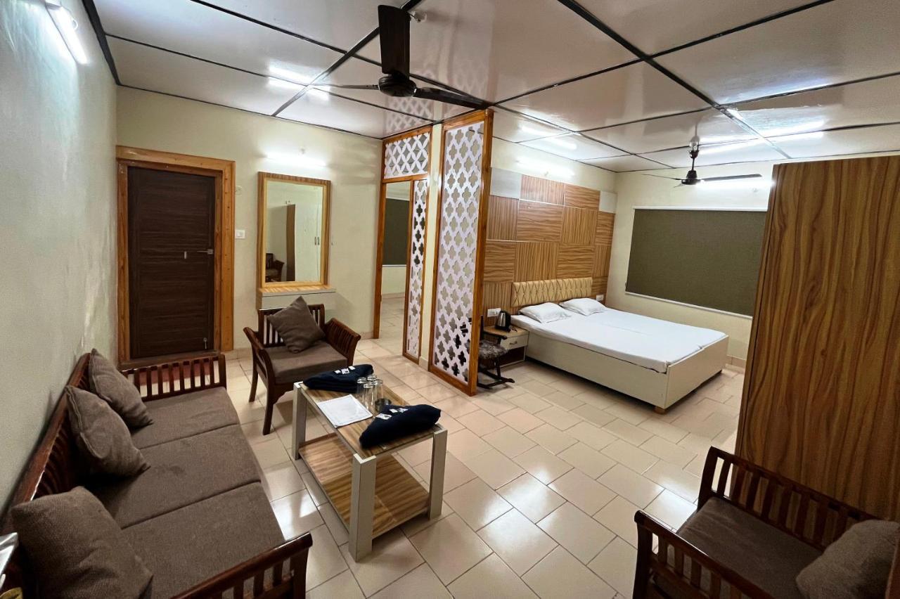 Pops Resort ปาแลมปูร์ ภายนอก รูปภาพ