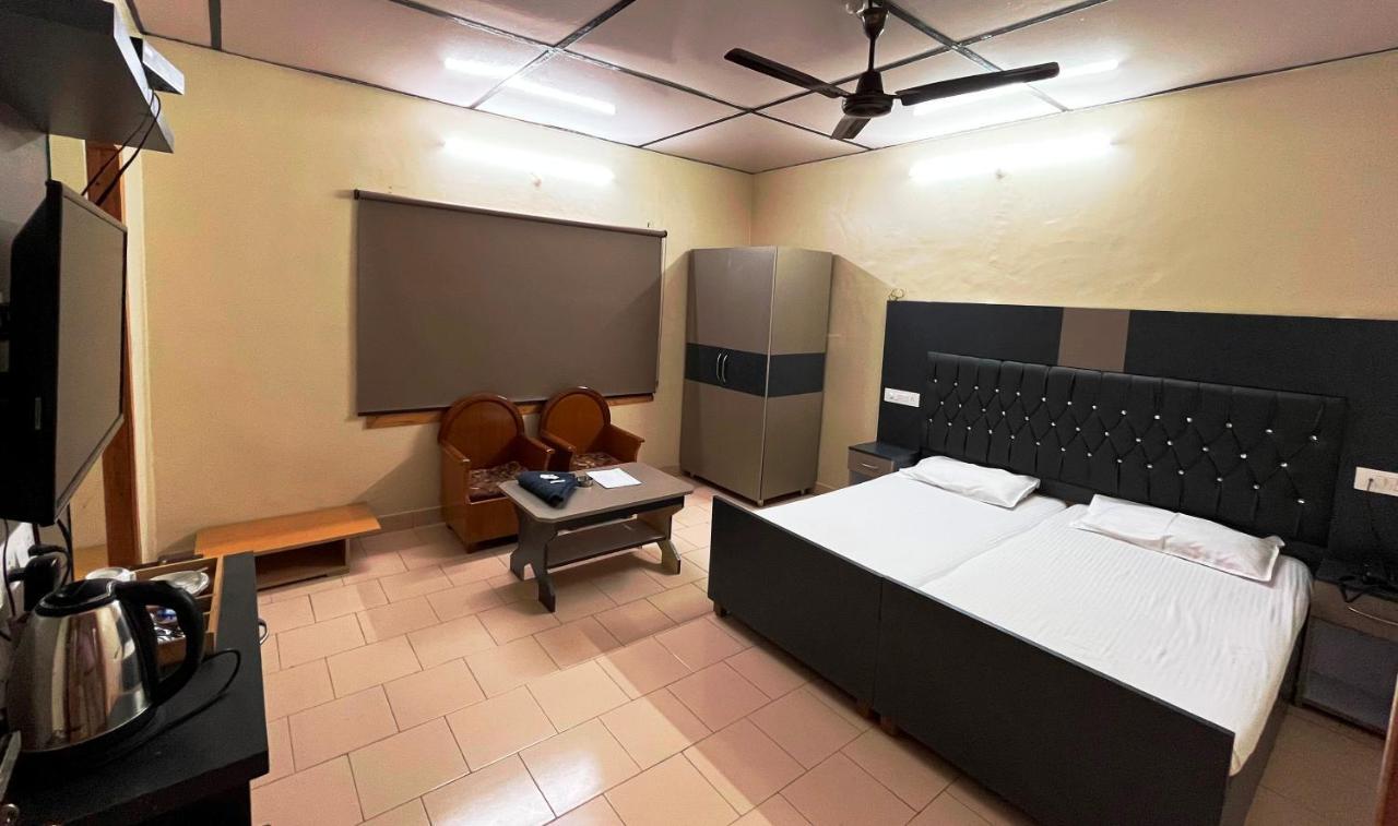 Pops Resort ปาแลมปูร์ ภายนอก รูปภาพ