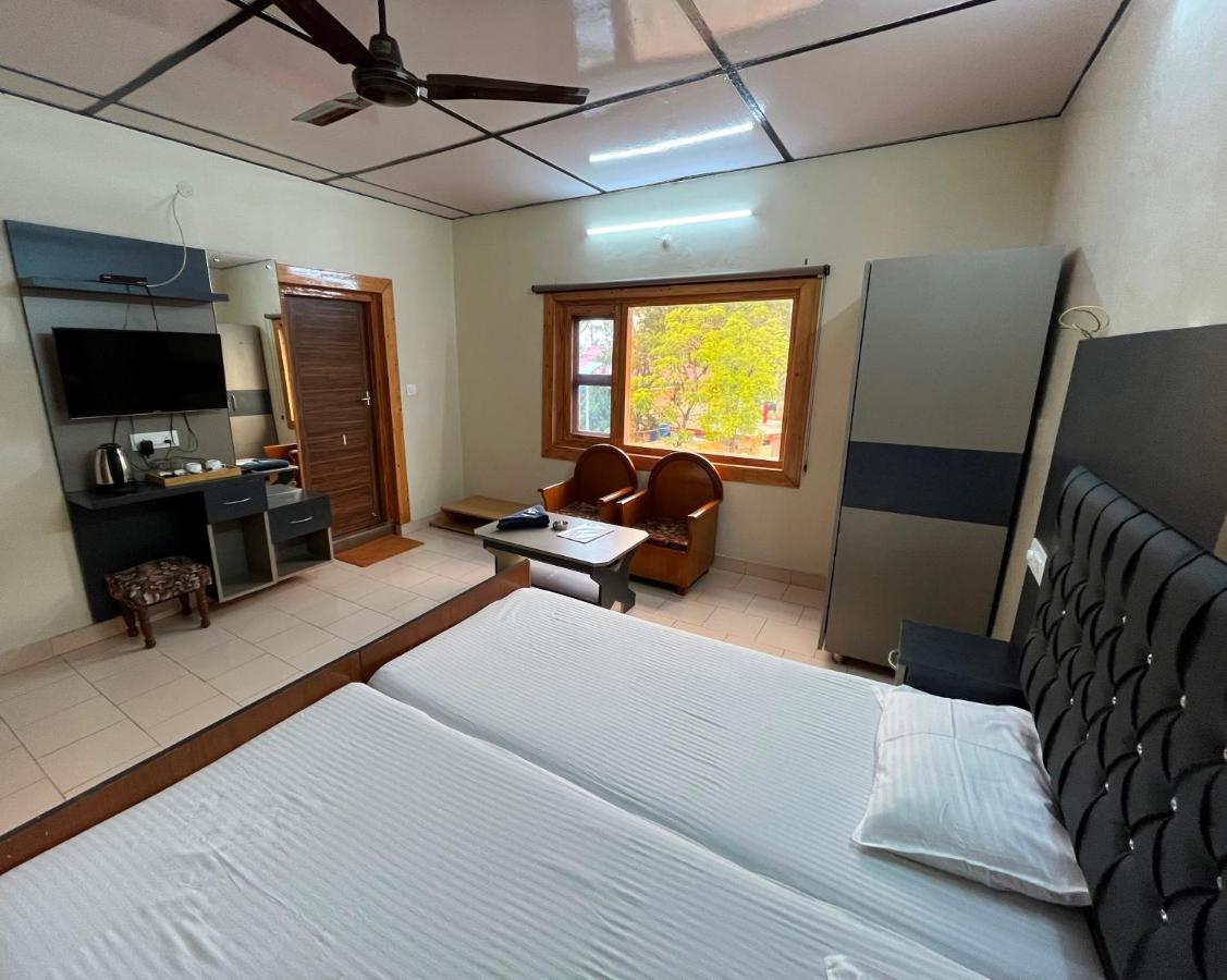 Pops Resort ปาแลมปูร์ ภายนอก รูปภาพ